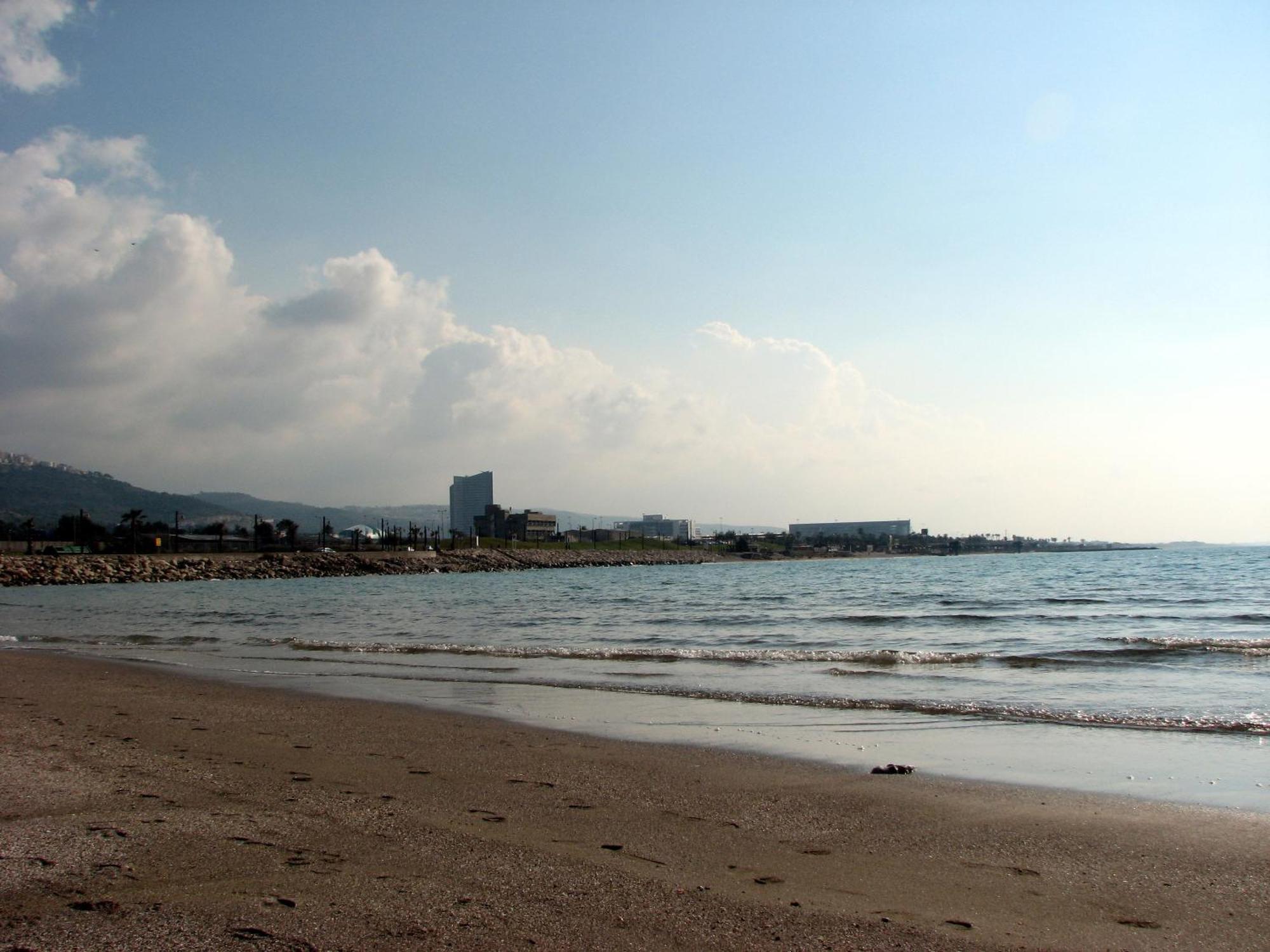 Apartments On The Beach Хайфа Экстерьер фото