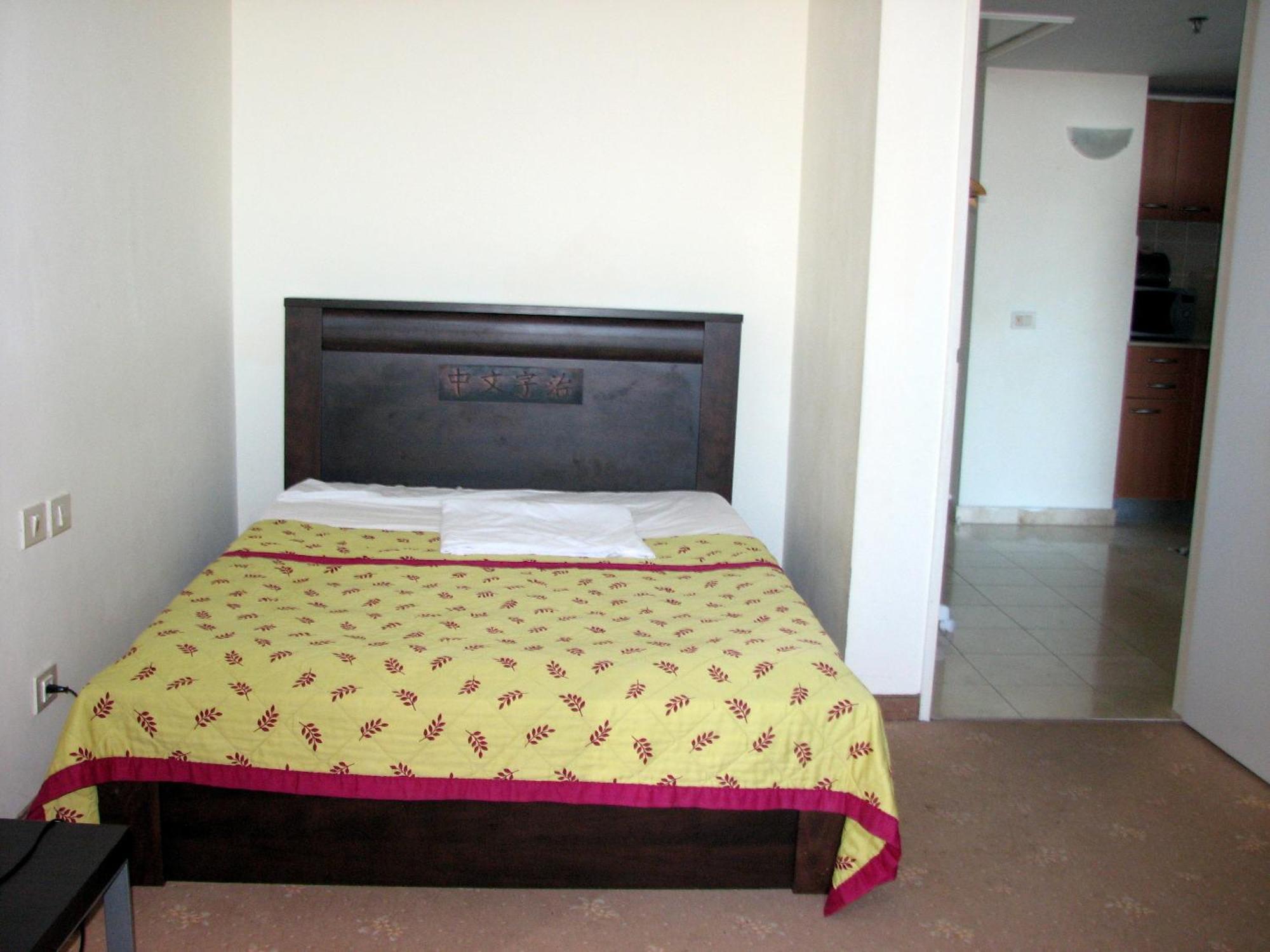 Apartments On The Beach Хайфа Экстерьер фото