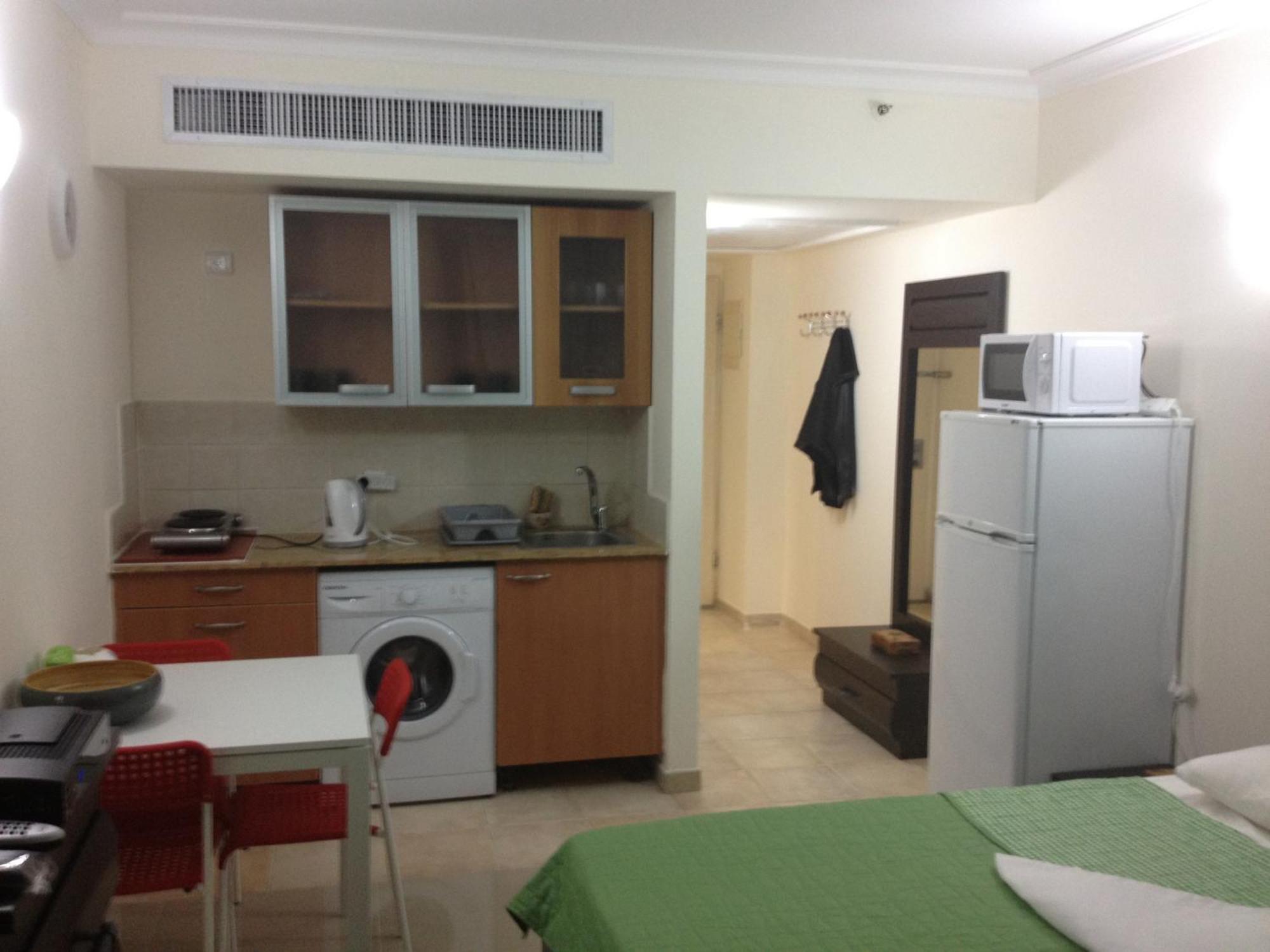 Apartments On The Beach Хайфа Номер фото