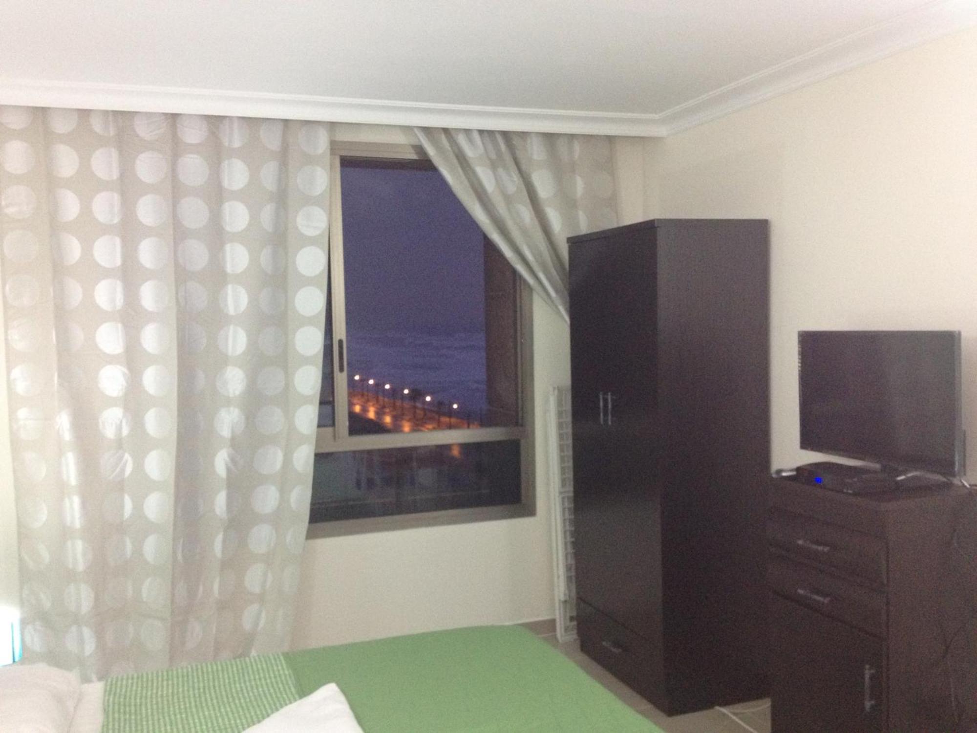 Apartments On The Beach Хайфа Номер фото