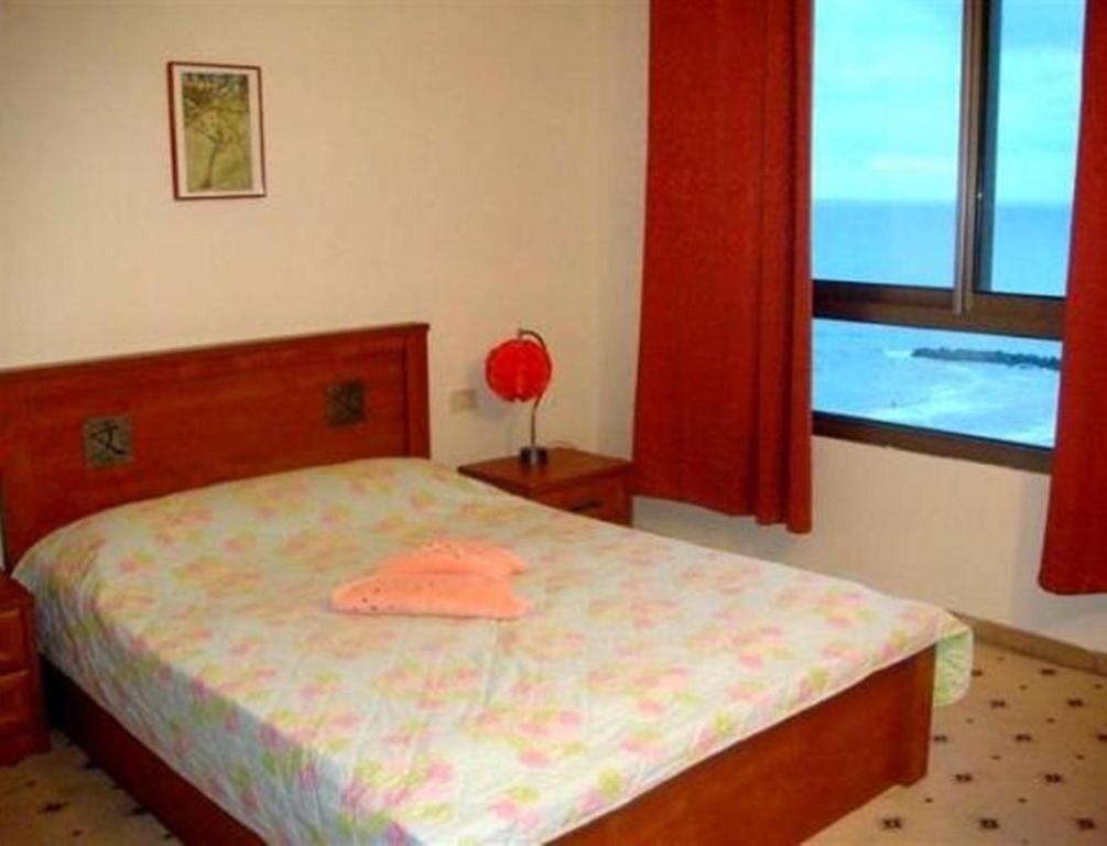 Apartments On The Beach Хайфа Номер фото