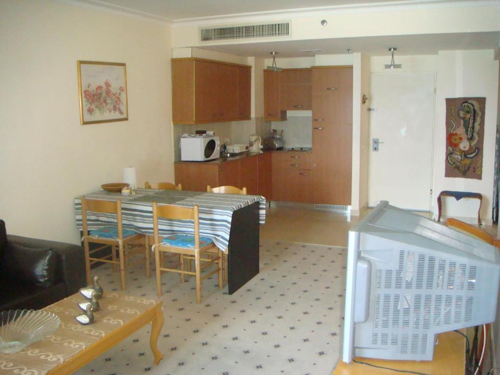 Apartments On The Beach Хайфа Номер фото