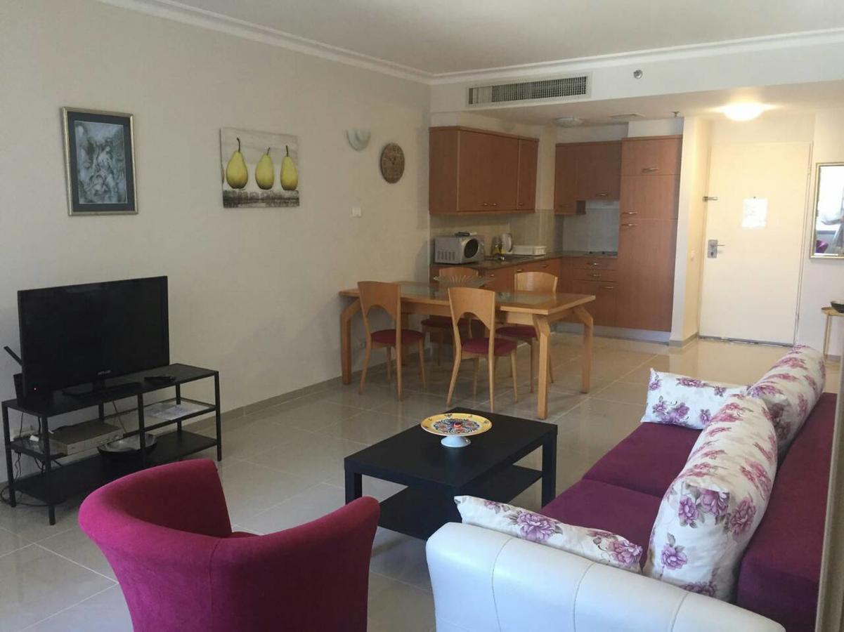 Apartments On The Beach Хайфа Экстерьер фото